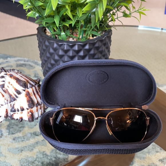 Costa Del Mar Sunglasses LIKE NEW!! - Picture 7 of 7